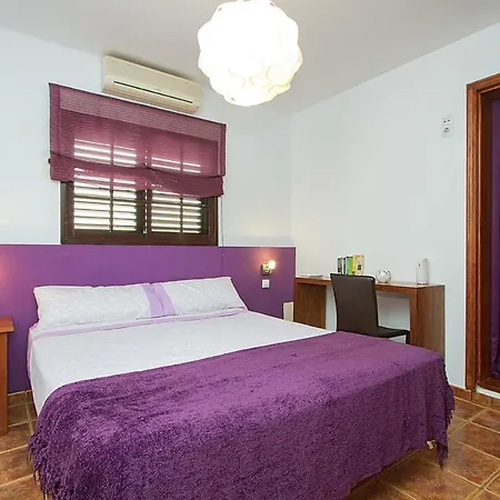 Playa Honda Sleeps 6 Air Con Wifi Villa